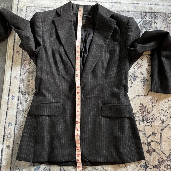 Polo Ralph Lauren (8) soft wool one-button blazer, EUC, perfect condition. - Picture 8 of 16